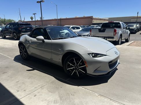 Used 2024 MAZDA MX-5 Miata Grand Touring w/ Appearance Package RWD image 5