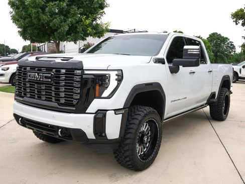 Used 2025 GMC Sierra 2500 Denali Ultimate AWD/4WD image 8