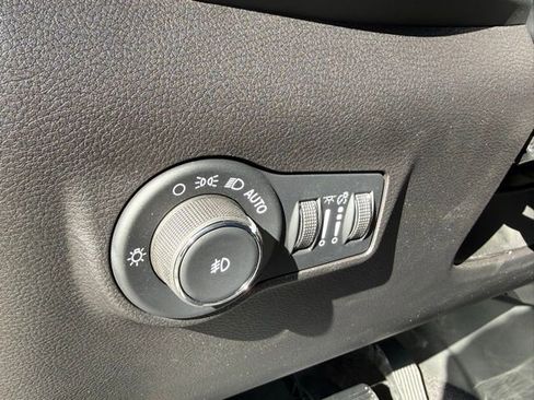 New 2025 Jeep Compass Latitude w/ Sun & Sound Group image 14