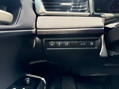 Used 2025 Toyota Camry LE w/ Convenience Package FWD image 17