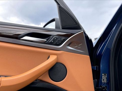 Used 2025 BMW X4 xDrive30i image 36