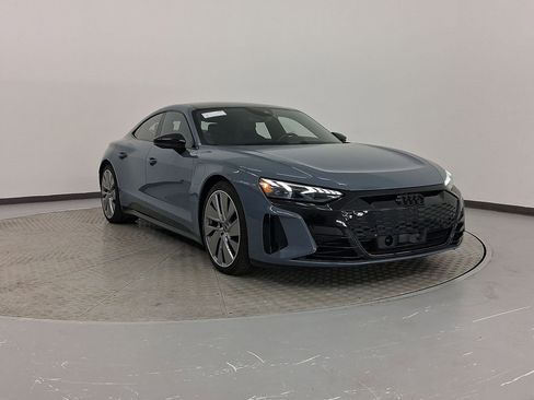 Used 2022 Audi e-tron GT Prestige image 7