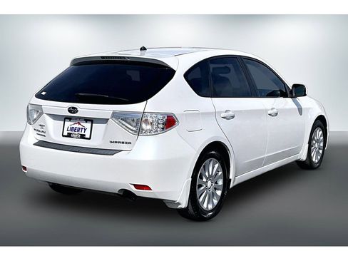 Used 2011 Subaru Impreza 2.5i Premium w/ PWR Moonroof Value Pkg AWD/4WD image 6