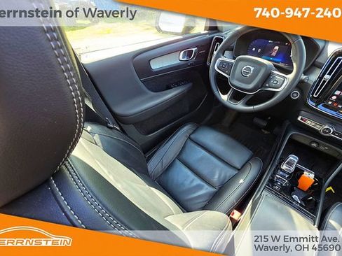 Used 2024 Volvo XC40 B5 Plus w/ Climate Package image 11