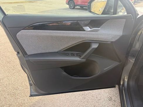 New 2026 Volkswagen Tiguan S image 8