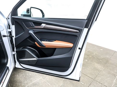 Used 2025 Audi Q5 e Premium Plus image 24