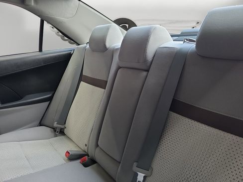 Used 2012 Toyota Camry LE image 25