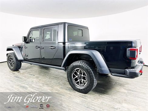 Used 2024 Jeep Gladiator Rubicon w/ Technology Group image 10