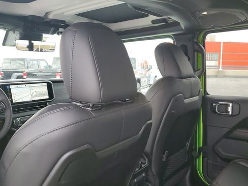 New 2025 Jeep Gladiator Rubicon image 12