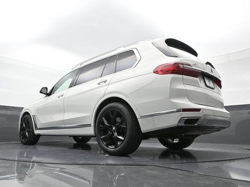 Used 2022 BMW X7 xDrive40i w/ Executive Package AWD/4WD image 26