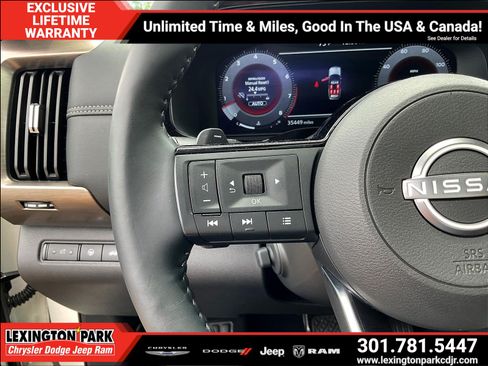 Used 2024 Nissan Pathfinder Platinum AWD/4WD image 11