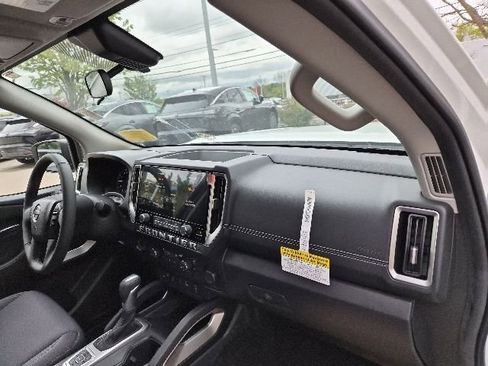 New 2026 Nissan Frontier SV w/ SV Convenience Package AWD/4WD image 11