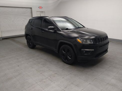 Used 2019 Jeep Compass Latitude FWD image 11