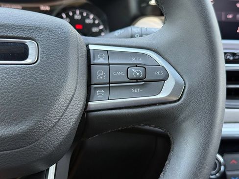 Used 2025 Jeep Compass Limited AWD/4WD image 20