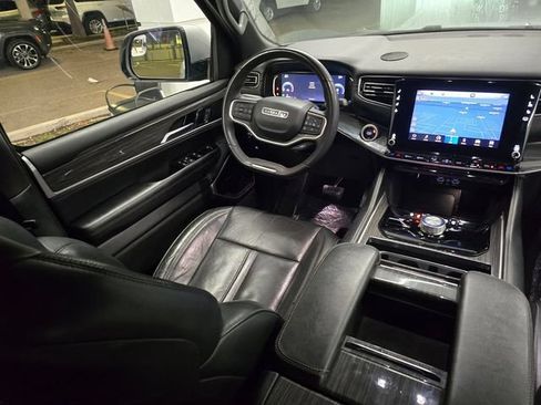 Used 2022 Jeep Wagoneer Series II AWD/4WD image 41