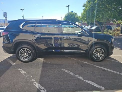 Used 2025 GMC Acadia Elevation AWD/4WD image 4