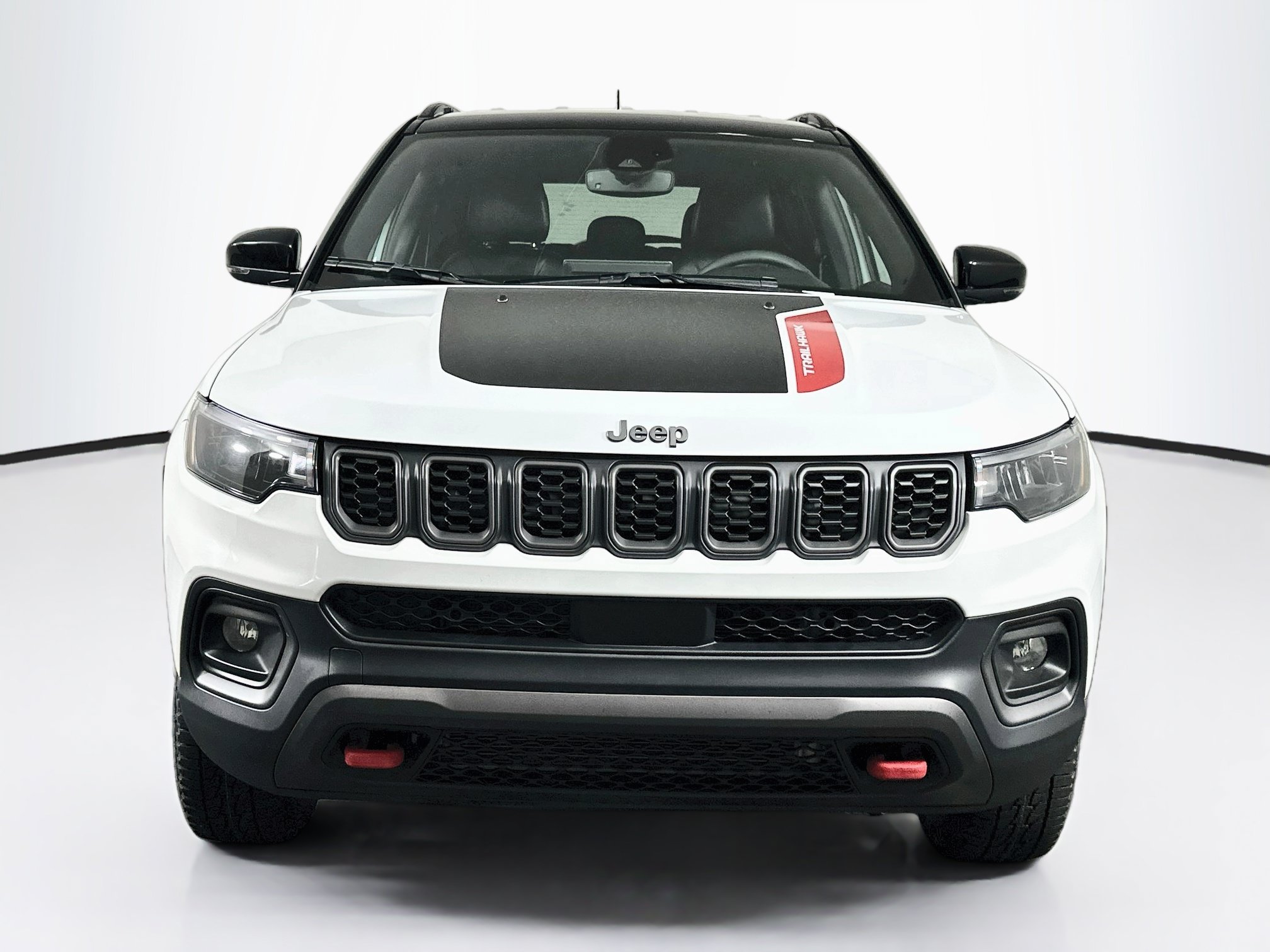 Used 2025 Jeep Compass Trailhawk AWD/4WD image 2