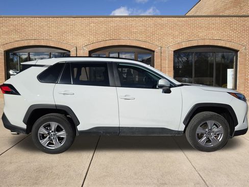 Used 2025 Toyota RAV4 XLE image 2