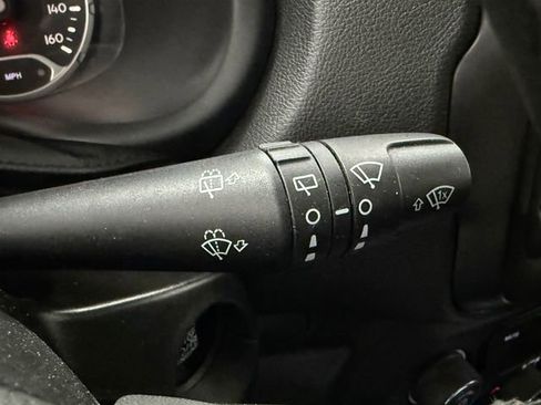 Used 2020 Jeep Renegade Latitude FWD image 12