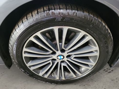 Used 2018 BMW 530i xDrive AWD/4WD image 11