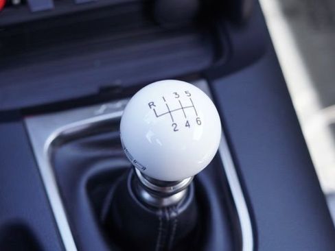 Used 2016 Ford Mustang Shelby GT350 w/ Technology Package image 38