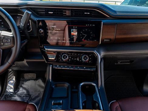 Used 2026 GMC Sierra 3500 Denali Ultimate image 23