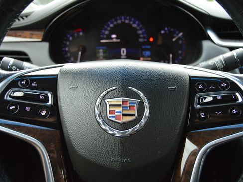 Used 2015 Cadillac XTS Luxury image 13