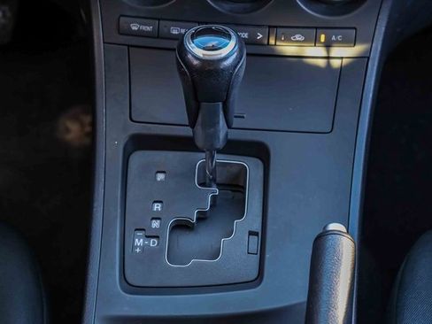 Used 2013 MAZDA MAZDA3 i Touring image 12