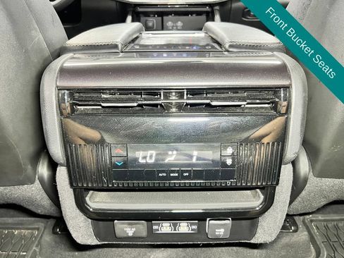 Used 2024 Jeep Wagoneer 4WD image 16