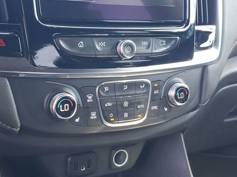 Used 2023 Chevrolet Traverse LT image 31