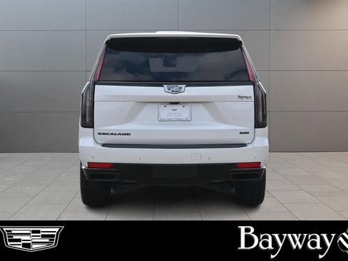 Used 2022 Cadillac Escalade ESV Sport Platinum w/ LPO, ONYX Package image 6