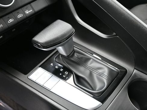 Certified 2024 Hyundai Elantra SE image 15