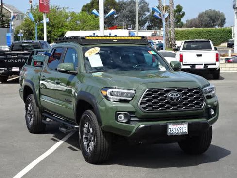 Used 2022 Toyota Tacoma TRD Off-Road w/ Technology Package RWD image 2