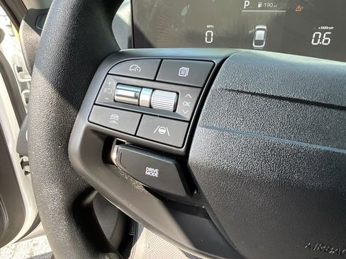 Used 2025 Kia K4 LXS image 12