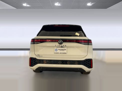 New 2026 Volkswagen Tiguan SE R-Line image 10