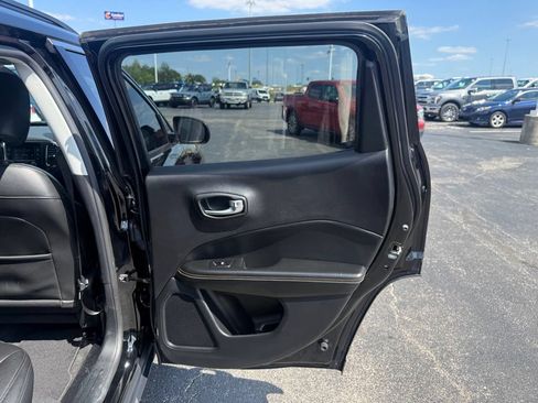 Used 2018 Jeep Compass Latitude AWD/4WD image 51