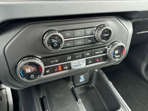 New 2025 Ford Bronco Outer Banks AWD/4WD image 16