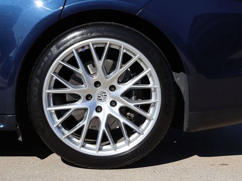 Used 2018 Porsche Panamera 4 image 57