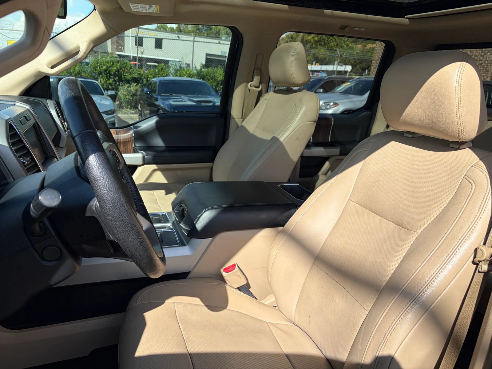 Used 2015 Ford F150 Lariat w/ Equipment Group 502A Luxury RWD image 13