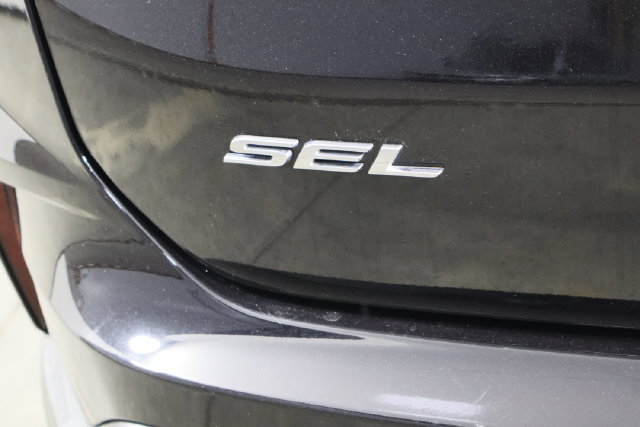 Used 2024 Ford Edge SEL AWD/4WD image 36