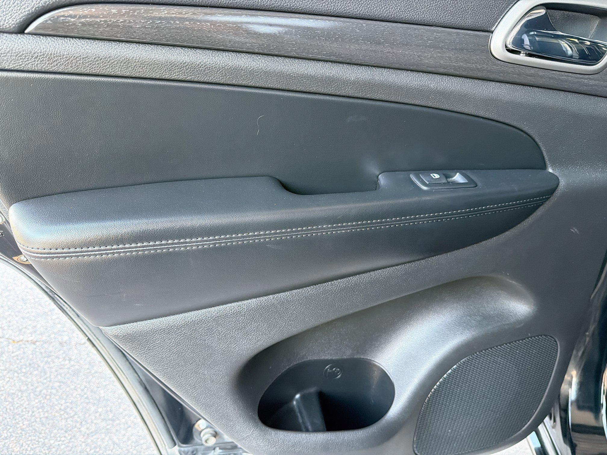 Used 2018 Jeep Grand Cherokee Altitude AWD/4WD image 26