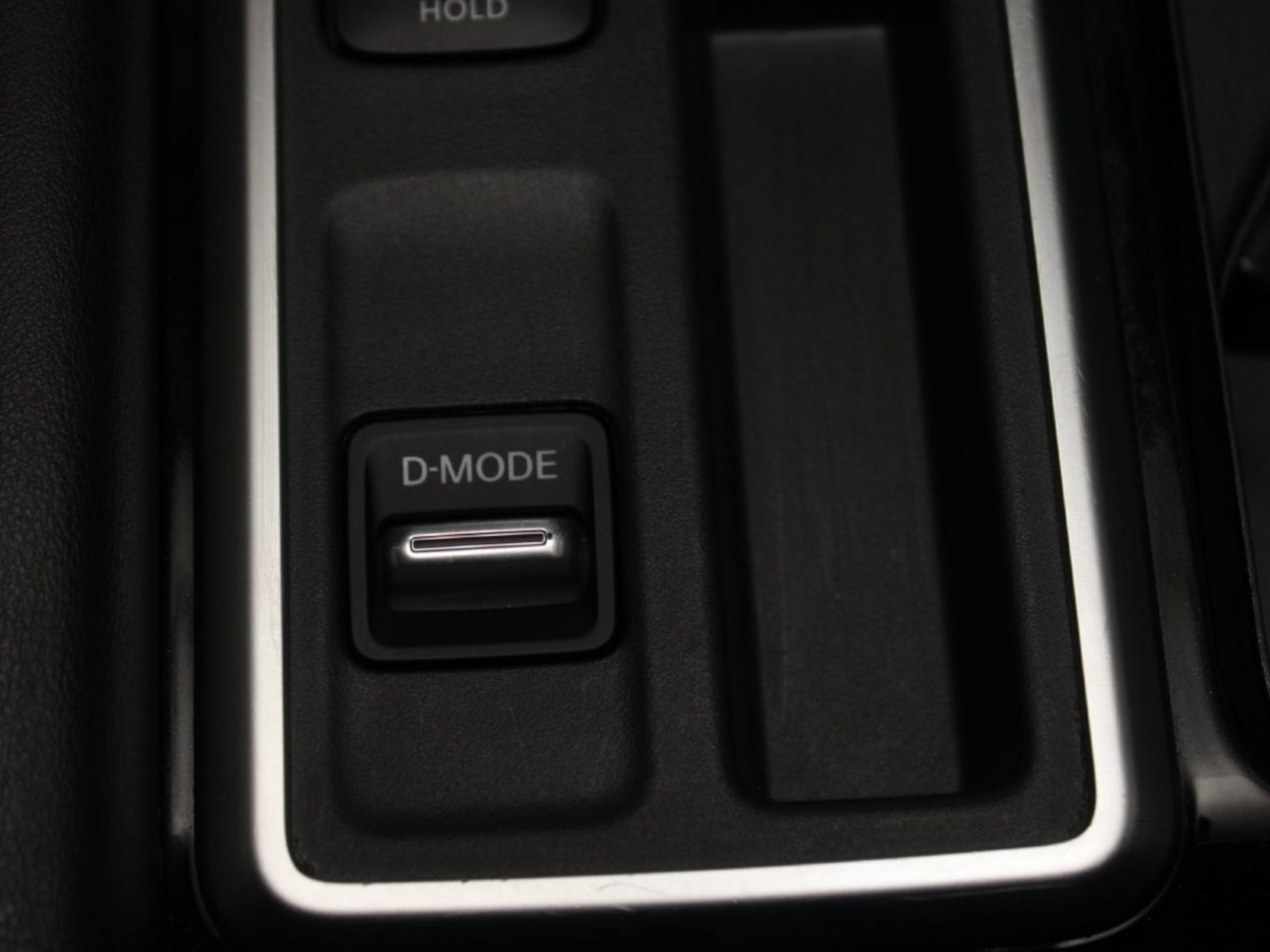 Used 2024 Nissan Pathfinder SV FWD image 21