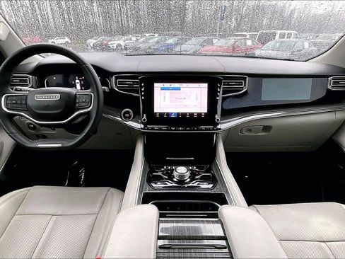 Used 2022 Jeep Wagoneer Series III image 15