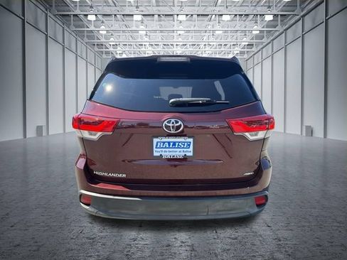 Used 2019 Toyota Highlander LE AWD/4WD image 9