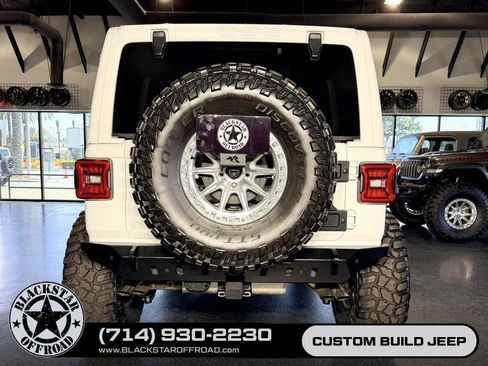 Used 2022 Jeep Wrangler Unlimited Rubicon w/ Trailer Tow Package AWD/4WD image 12