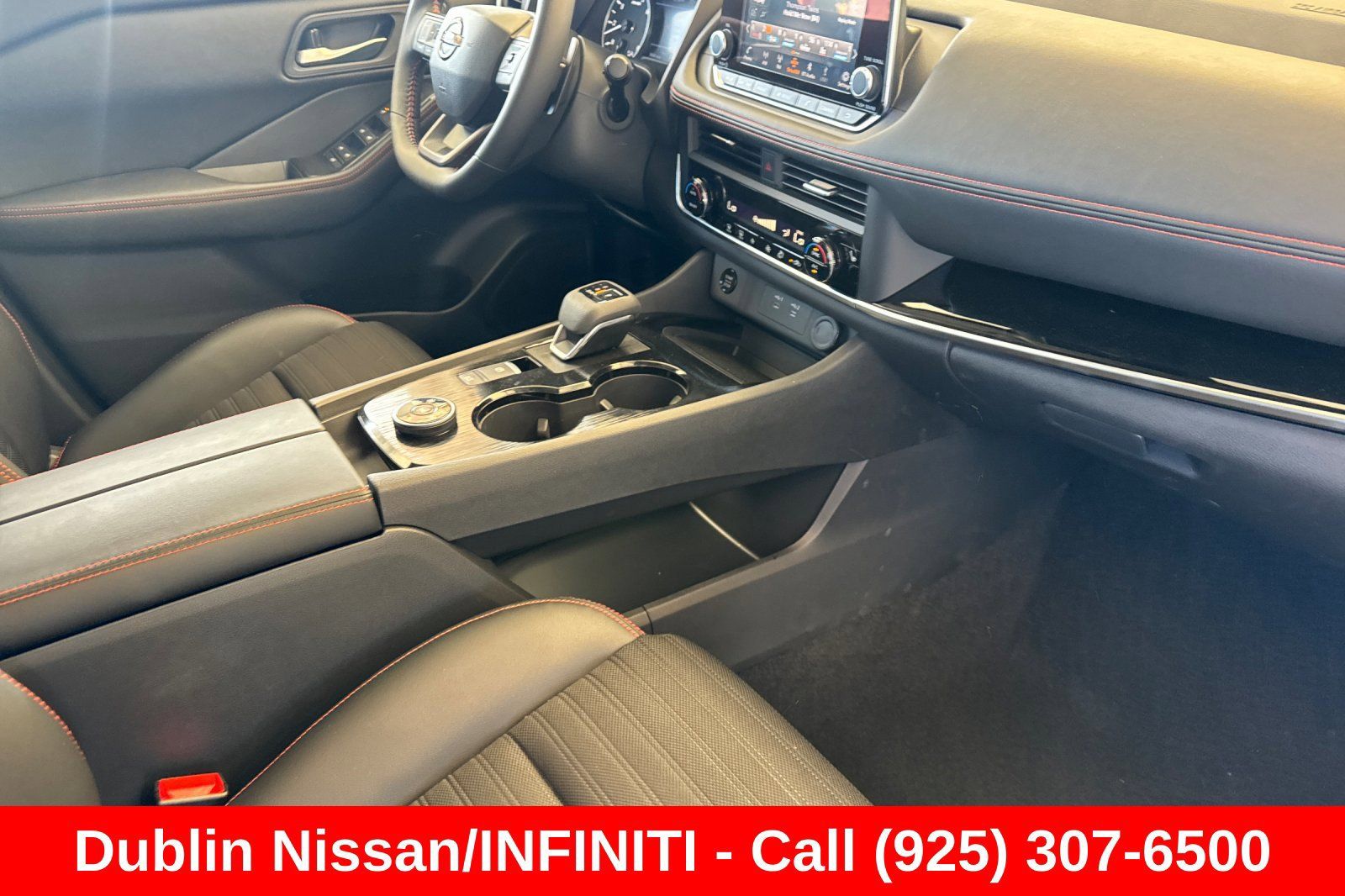 Used 2025 Nissan Rogue SV AWD/4WD image 20