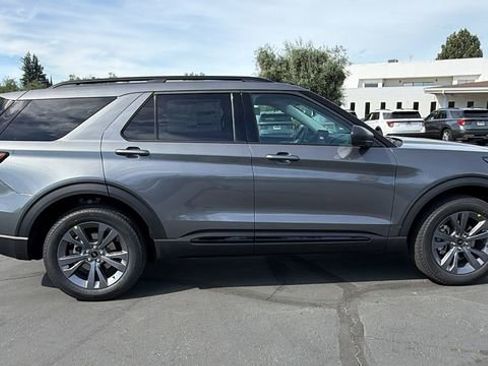 New 2026 Ford Explorer Active image 3