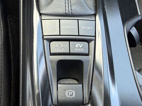 Used 2025 Toyota Camry LE FWD image 21