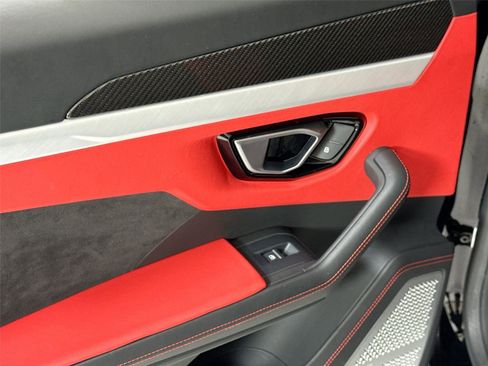 Used 2020 Lamborghini Urus image 27