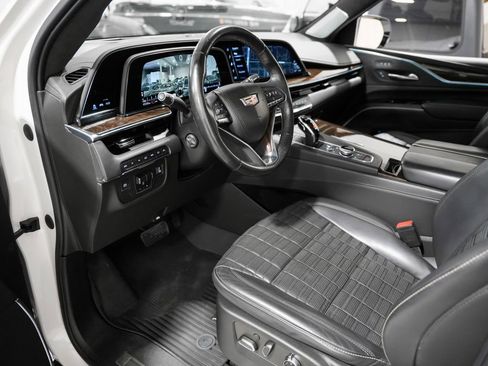Used 2022 Cadillac Escalade ESV Sport Platinum w/ LPO, ONYX Package AWD/4WD image 9
